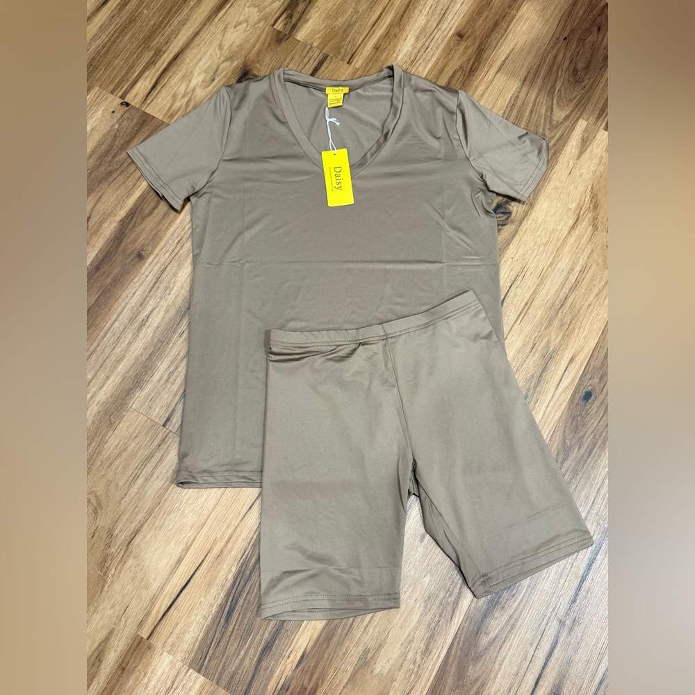 Daisy Brown V-Neck Top & Biker Short Set